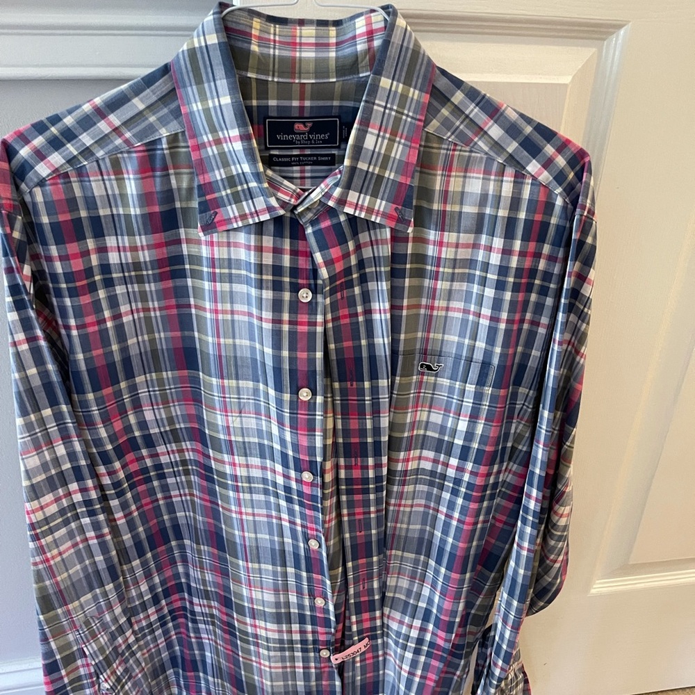 Mens Vineyard Vines button down shirt